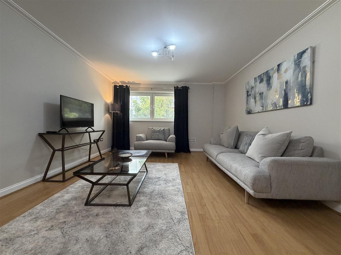 Flat Heol Glanrheidol in Cardiff