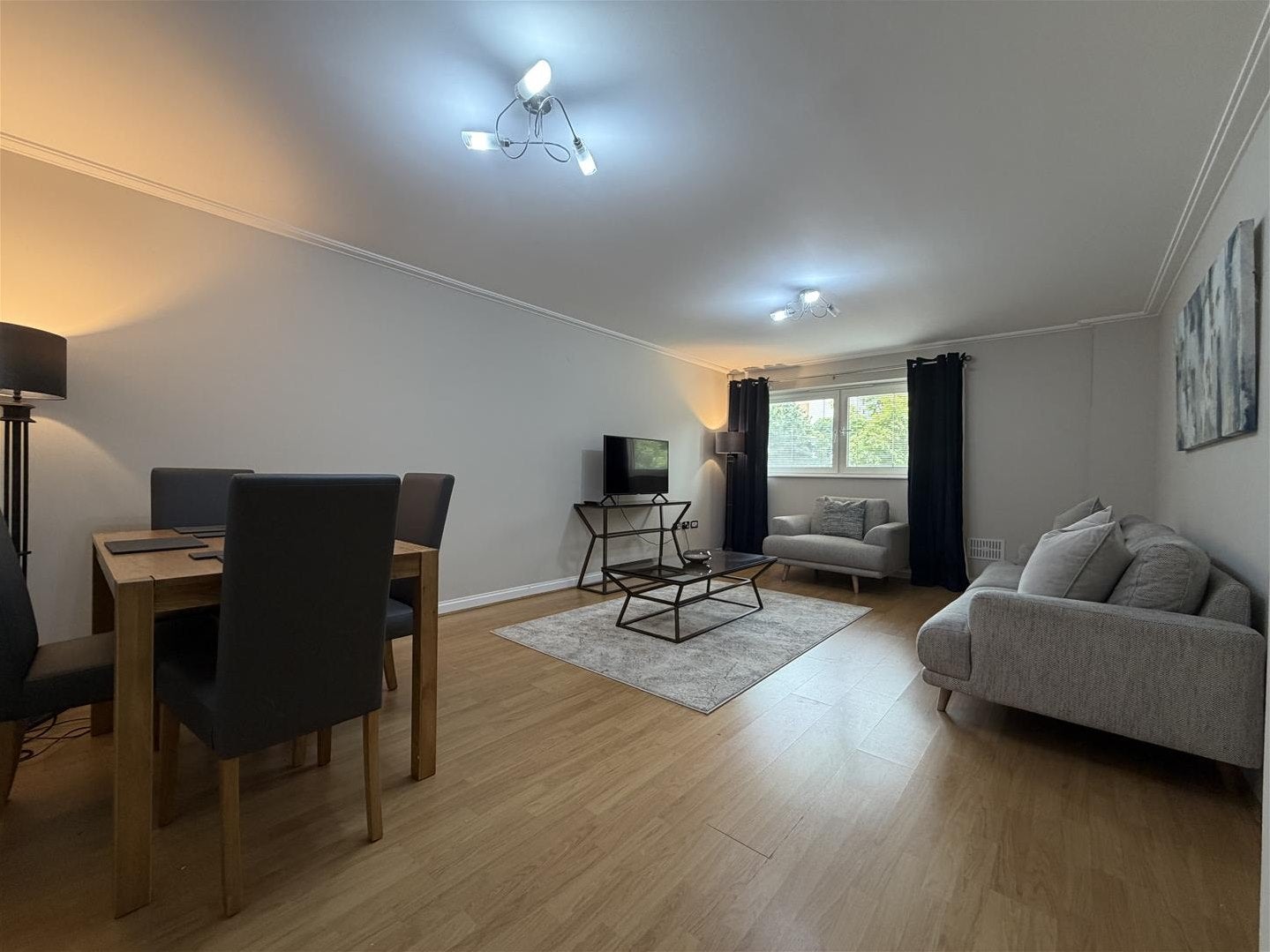 Flat Heol Glanrheidol in Cardiff