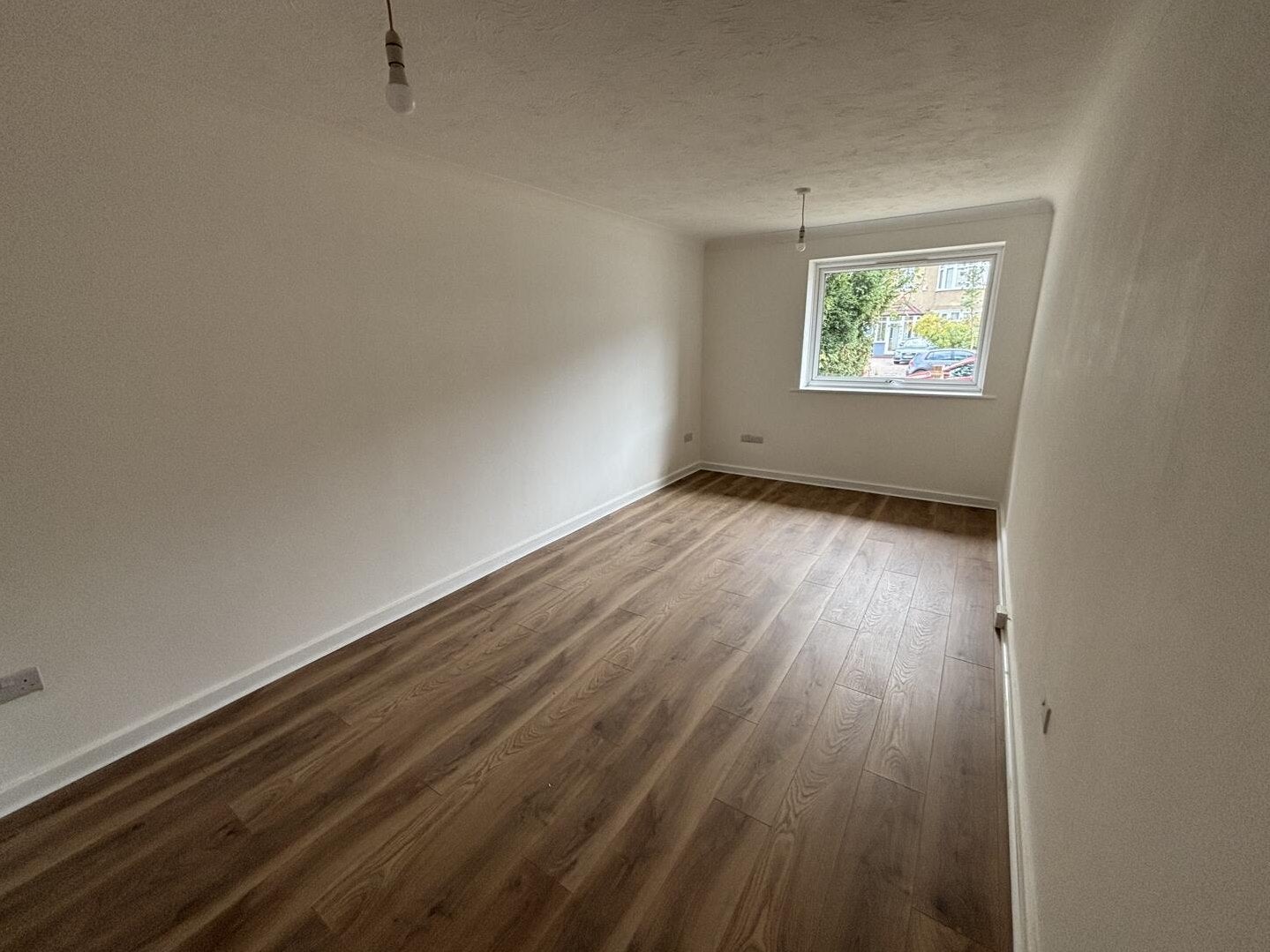 Flat Warminster Road in Greater London