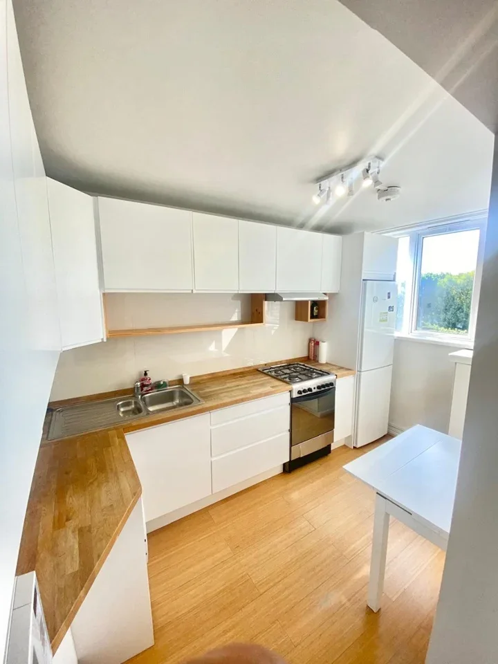 Flat Upper Park Road in Greater London