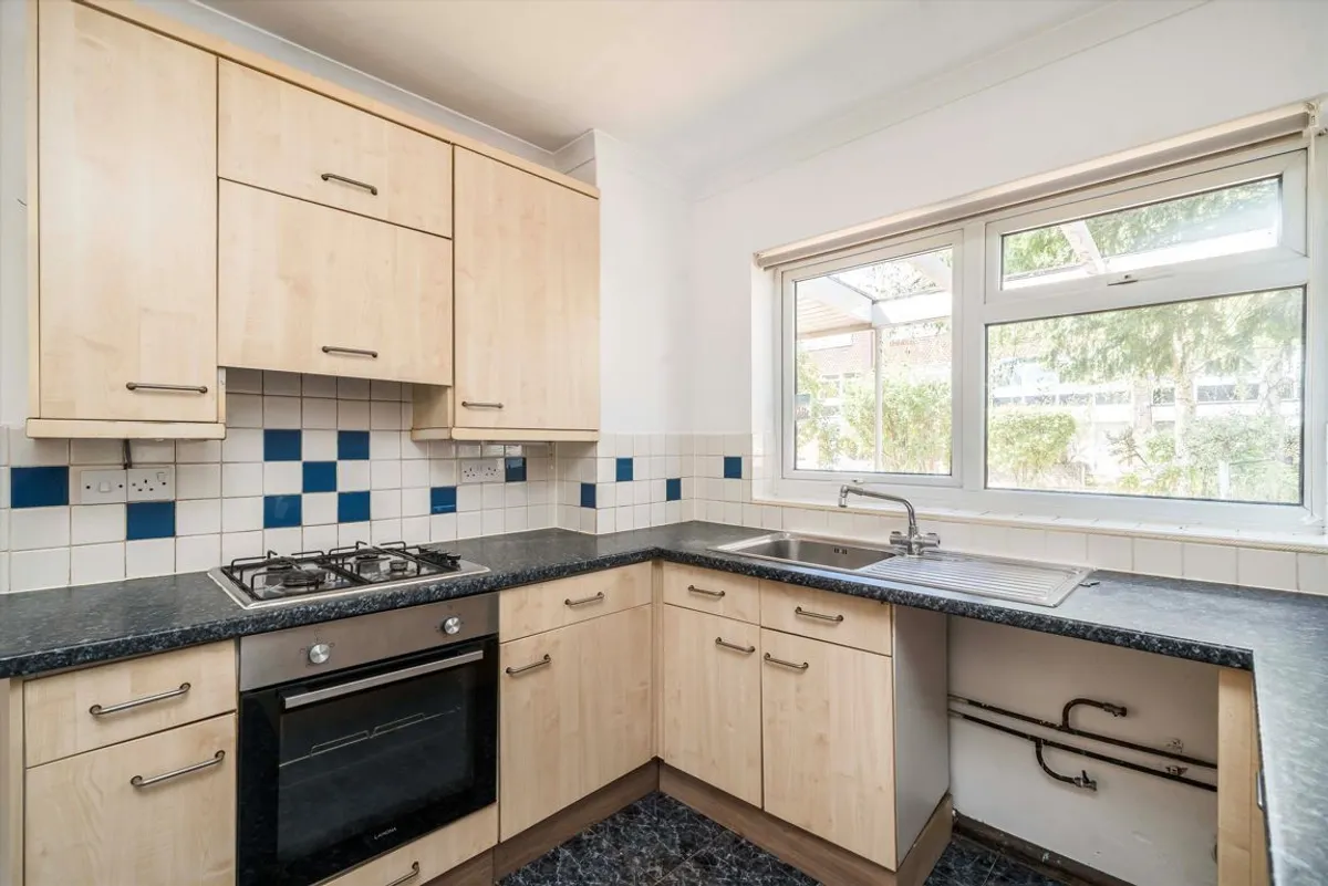 House The Knoll in Greater London