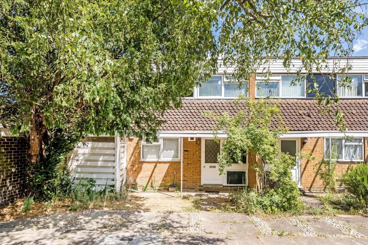 House The Knoll in Greater London