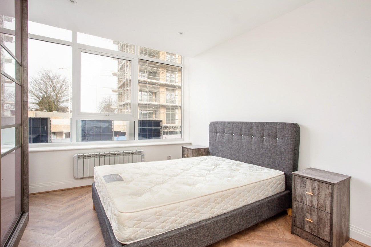 Flat Cricklefield Place in Greater London