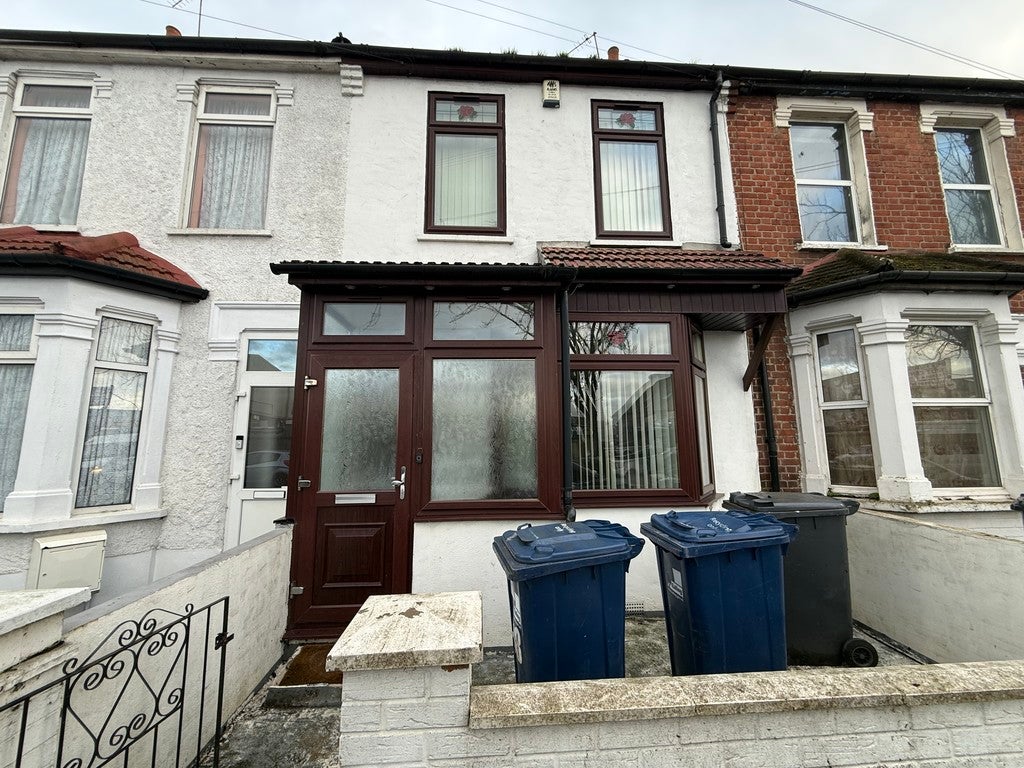House Johnson Street in Greater London