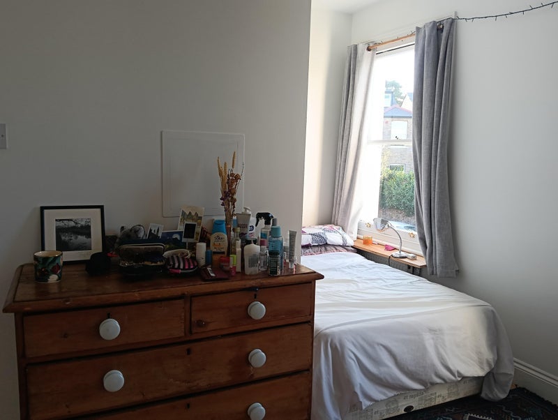 Room Wells House Road in Greater London