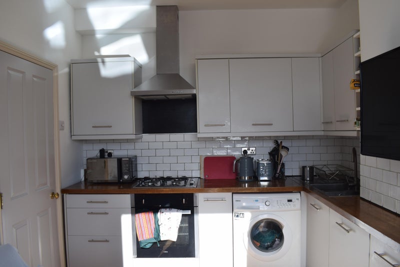 Room Wells House Road in Greater London