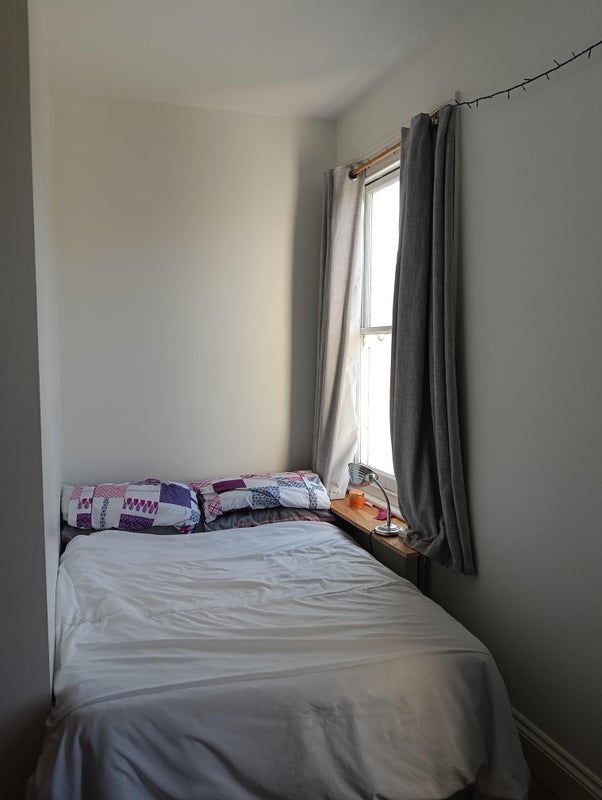 Room Wells House Road in Greater London