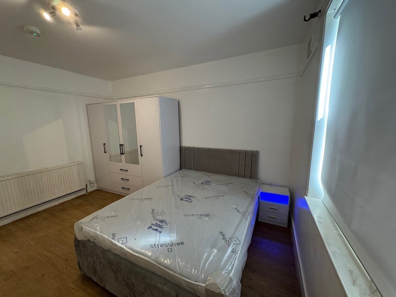 Room Raleigh Gardens in Greater London