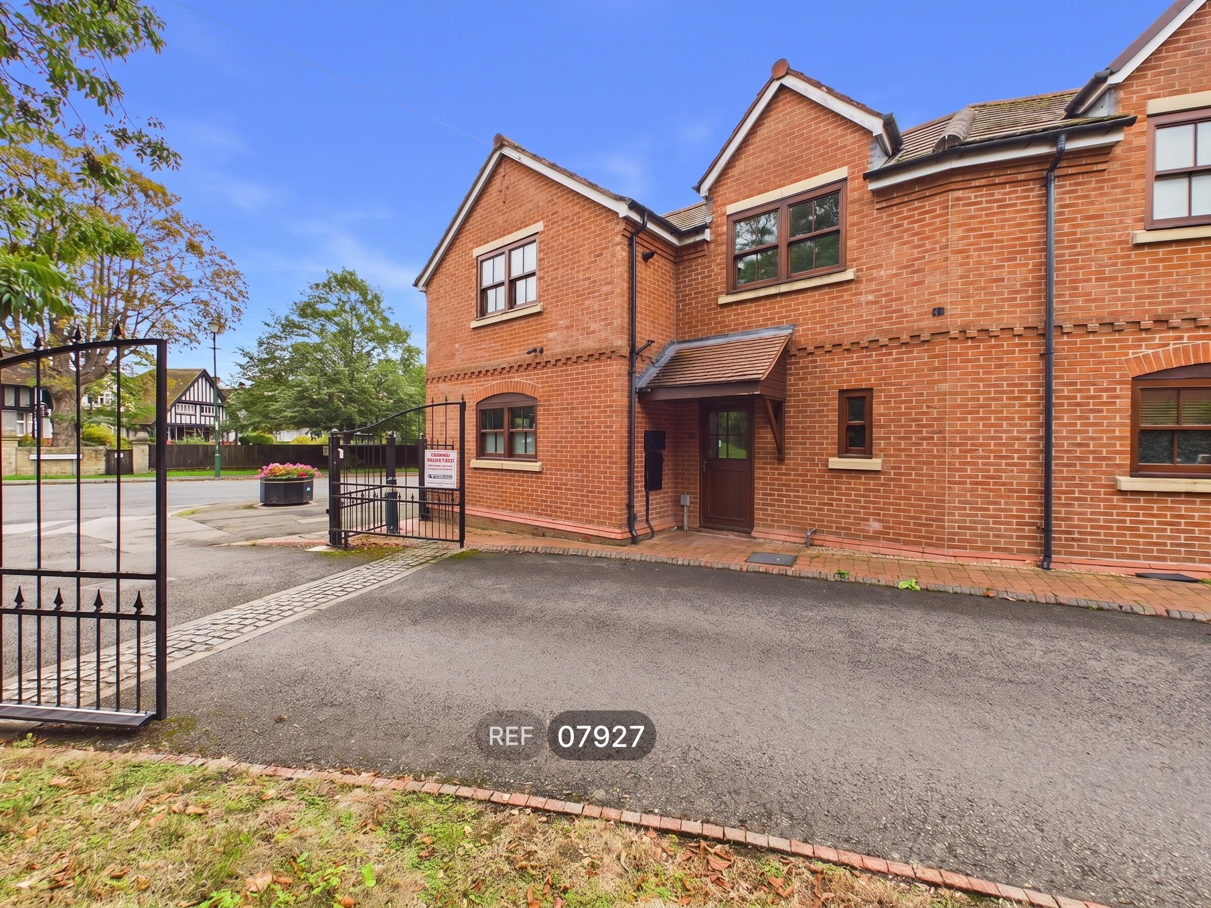 House Manor House Close in Nottingham