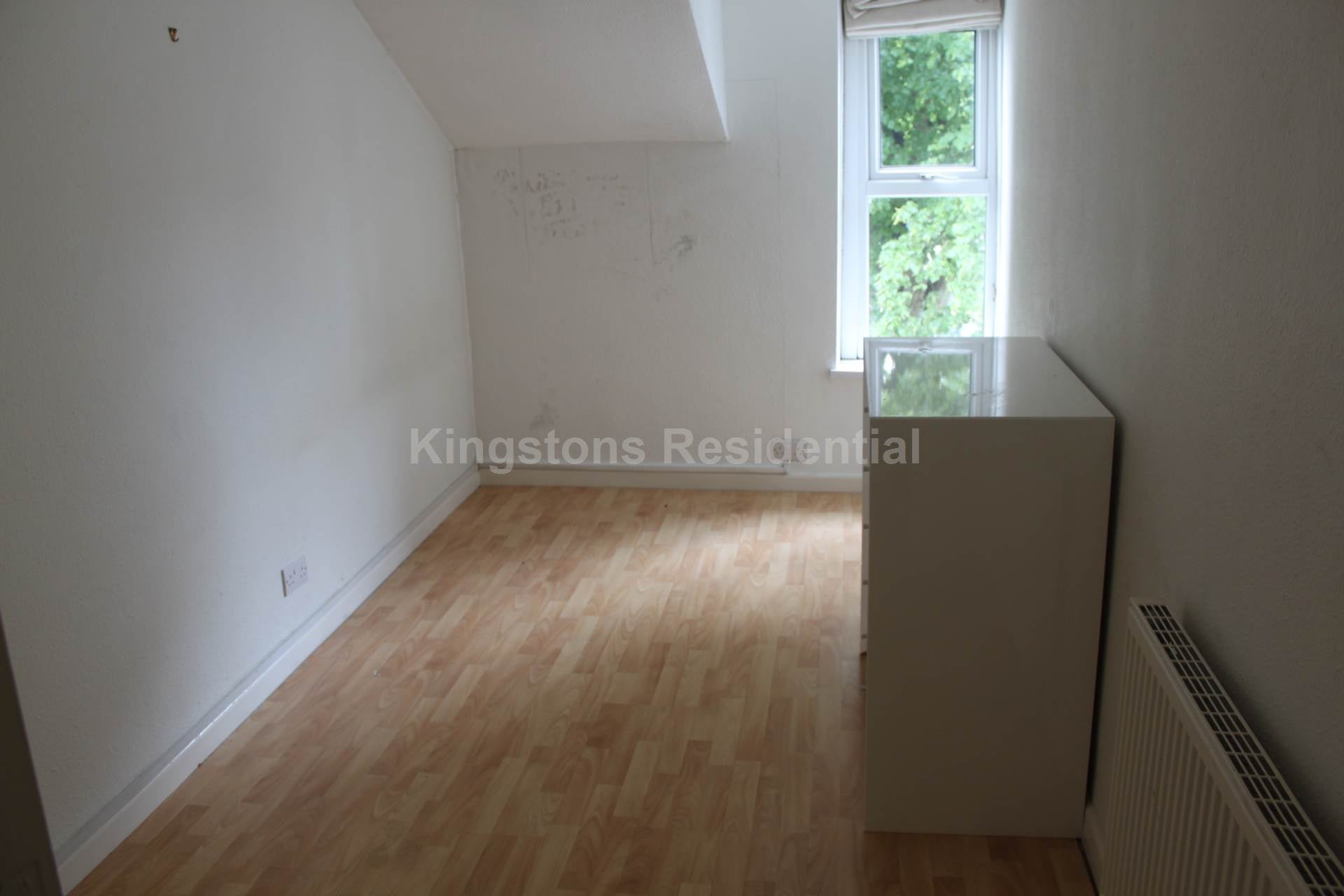 Flat Fairwater Grove East in Cardiff