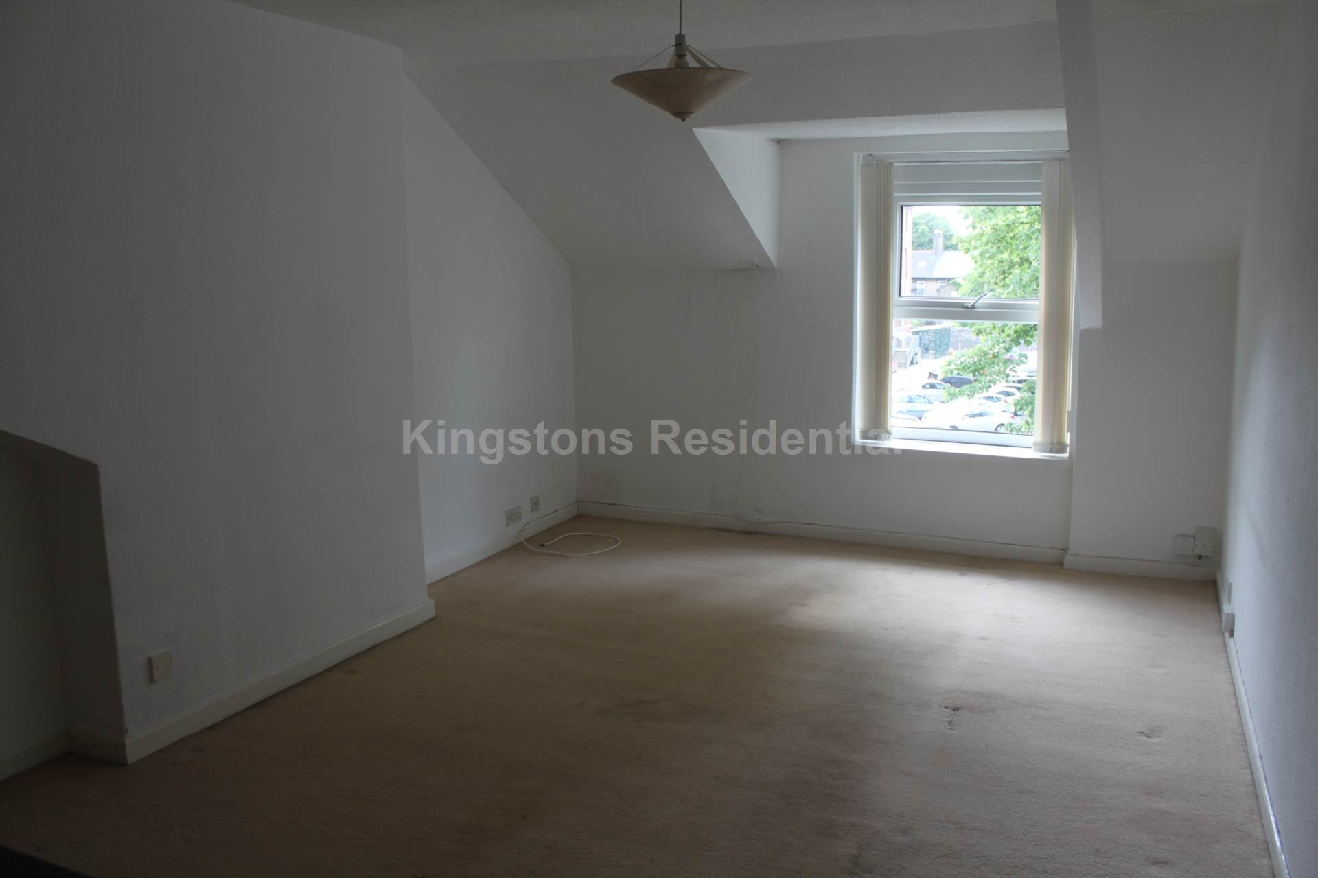 Flat Fairwater Grove East in Cardiff
