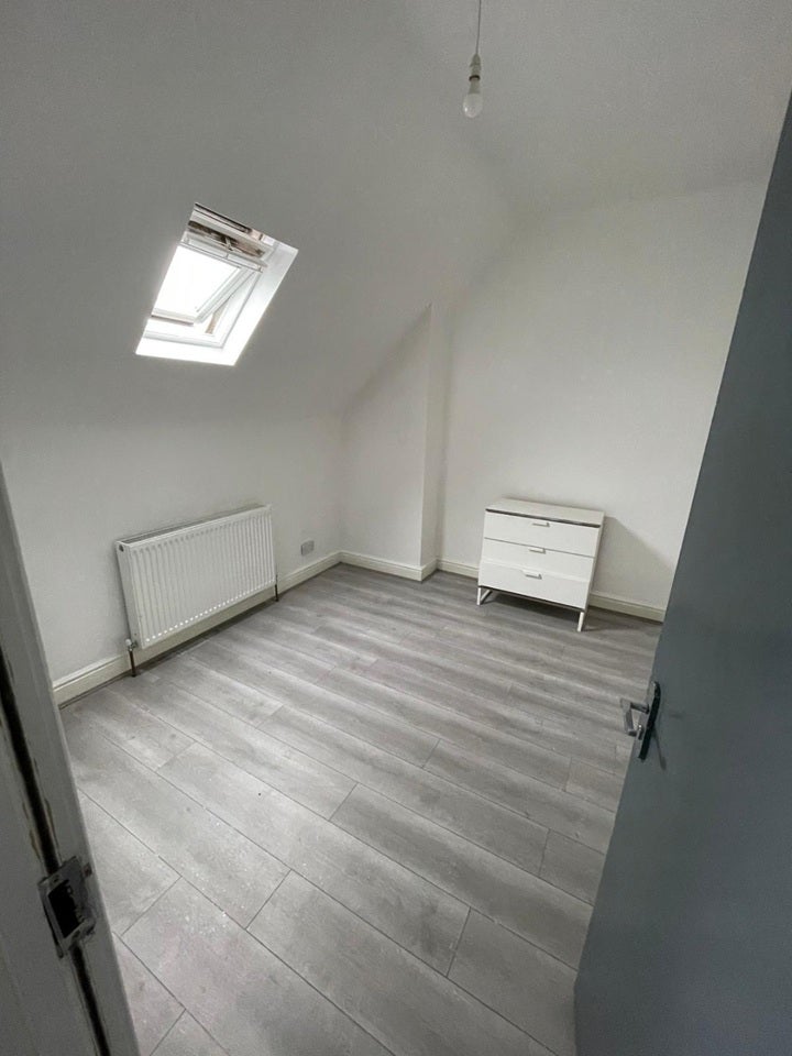 Room Ivy Road in Birmingham