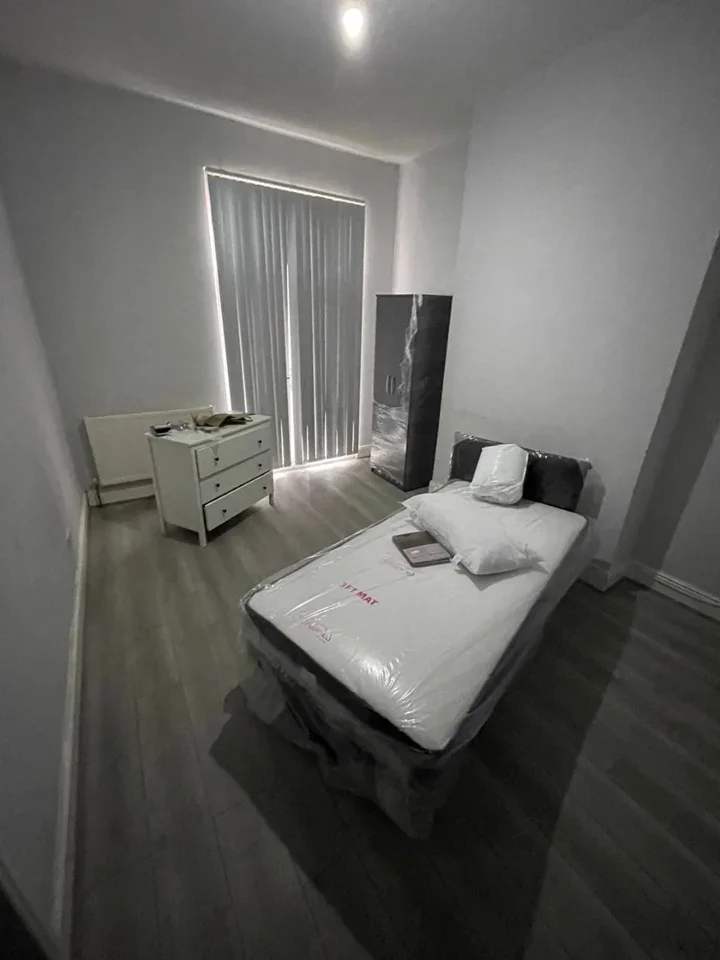 Room Ivy Road in Birmingham
