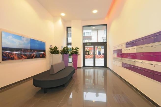 Flat Guildford Road in Woking