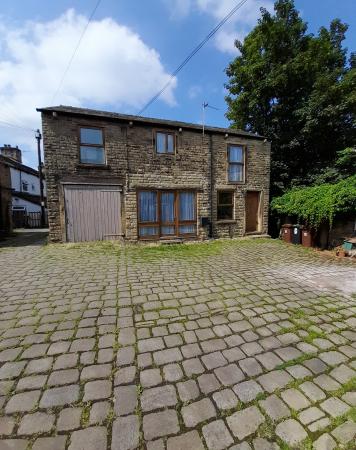 House Sunlaws Street in High Peak