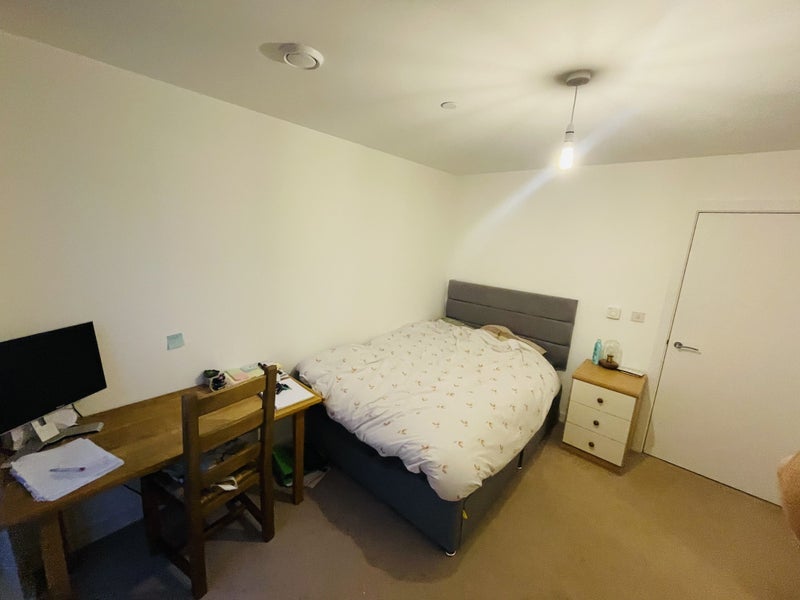 Room Rotherhithe New Road in Greater London