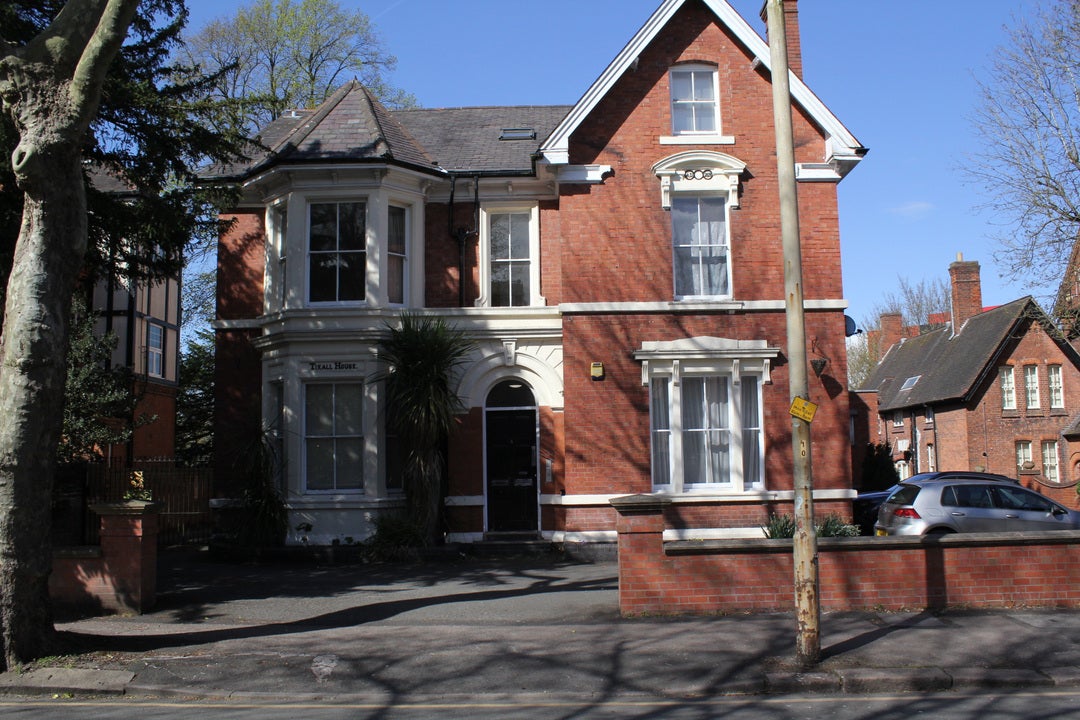 Flat St James's Road in Dudley