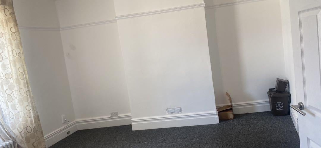 Flat Gloucester Road in Bristol