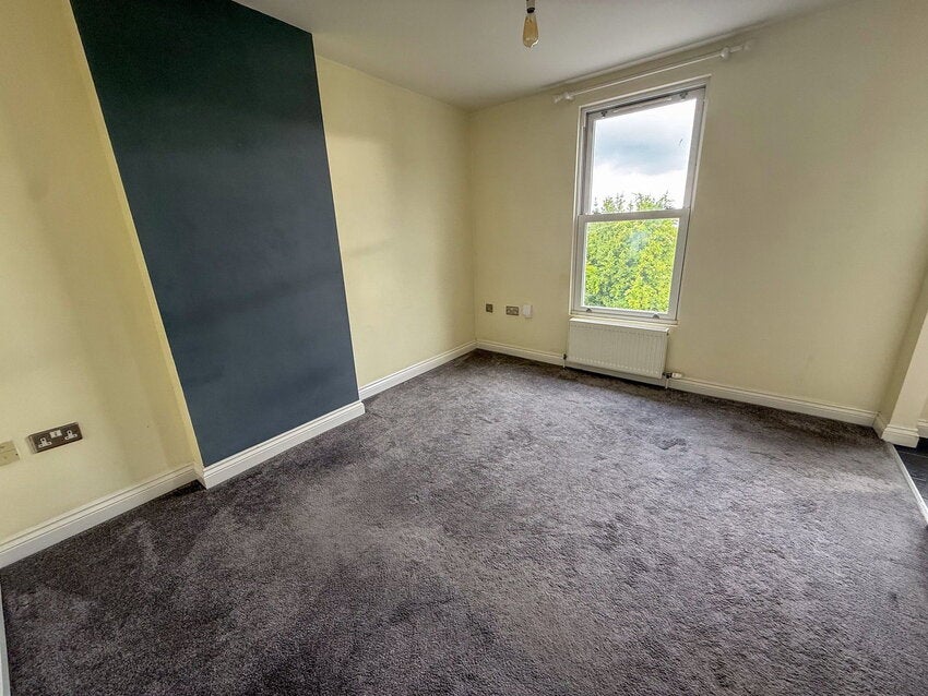 Flat Solsbro Road in Torquay