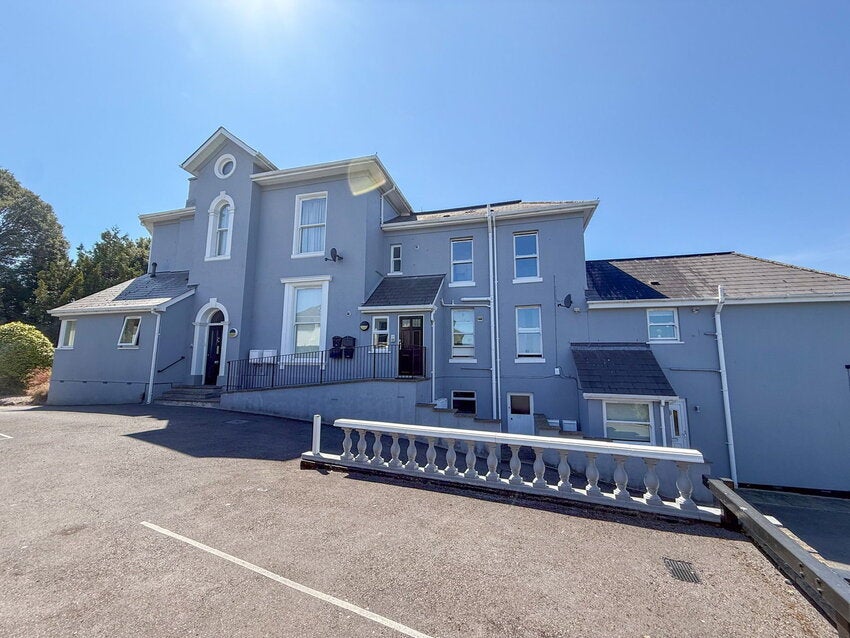 Flat Solsbro Road in Torquay