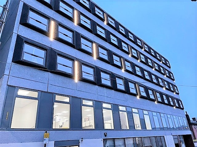 Flat Main Sprit Weind in Preston