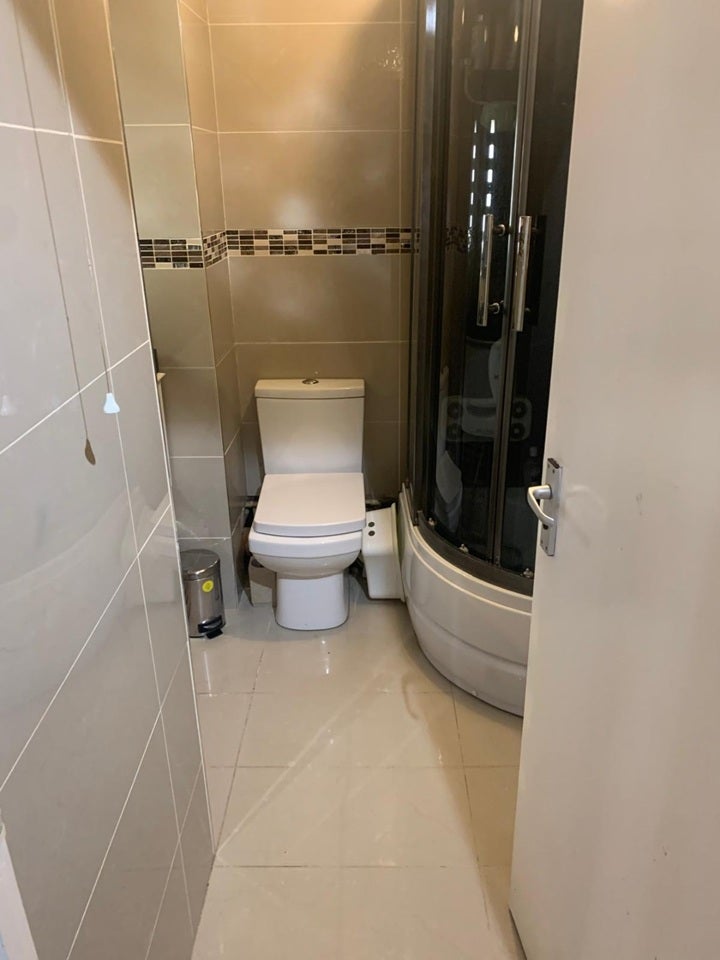 Flat Knightswood Close in Greater London