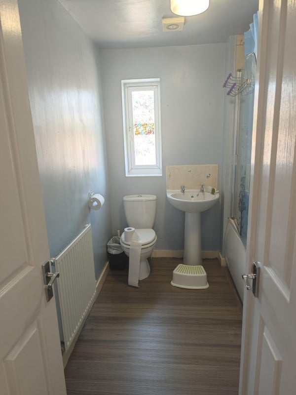 Room Fieldhead Crescent in Kirklees