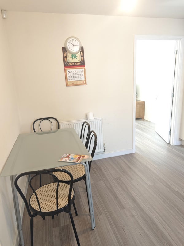 Room Fieldhead Crescent in Kirklees