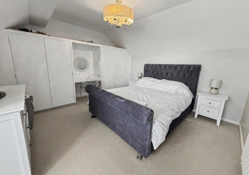 Room Hillcrest Road in Corfe Mullen