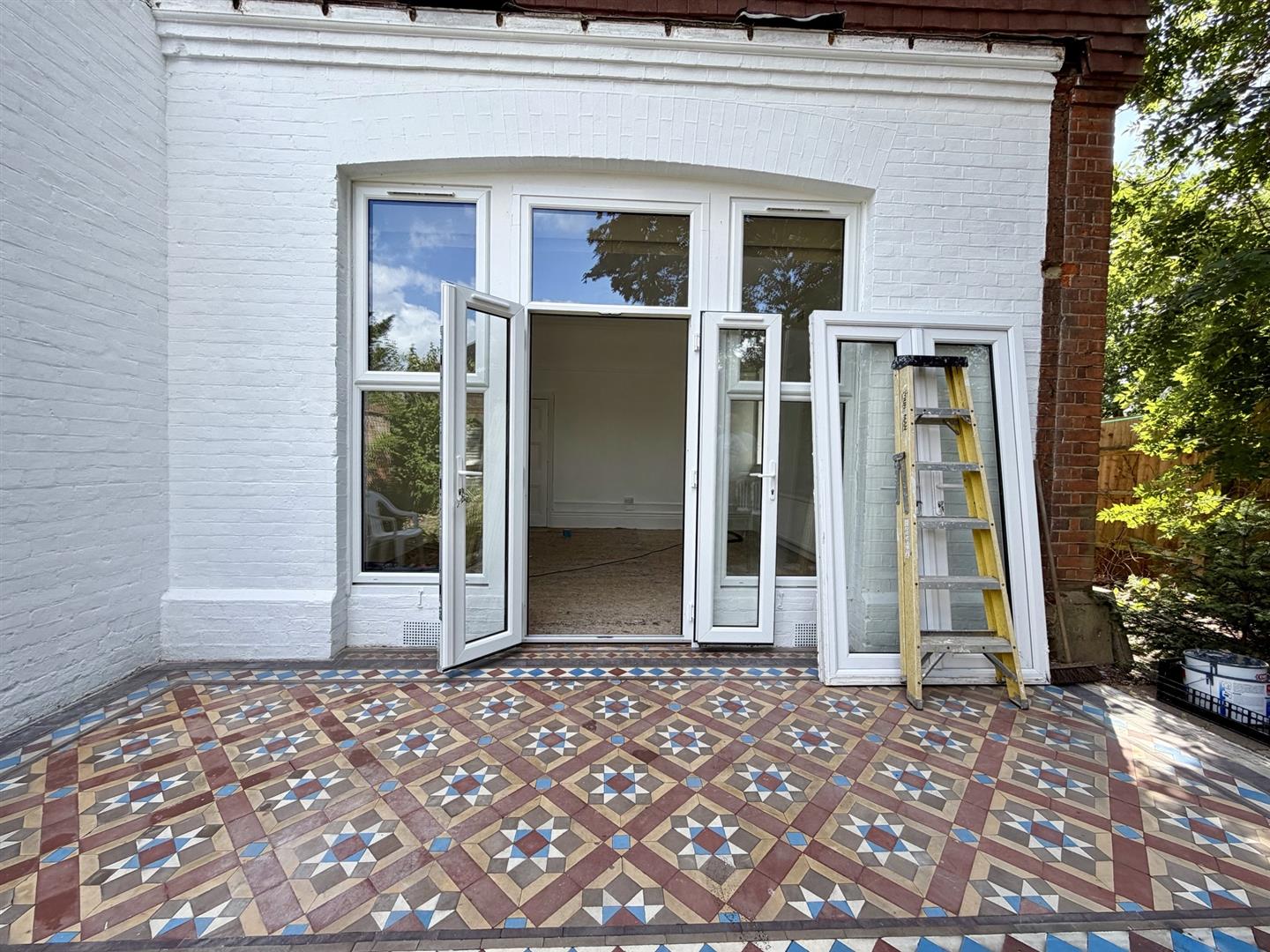 Flat Widmore Road in Greater London