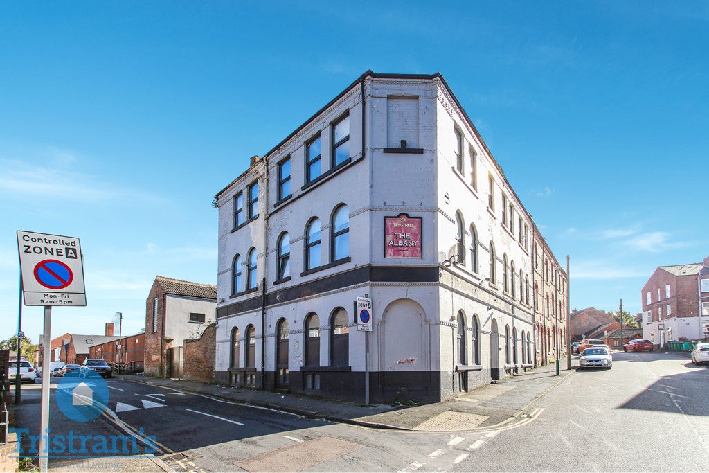 Flat Birkin Avenue in Nottingham