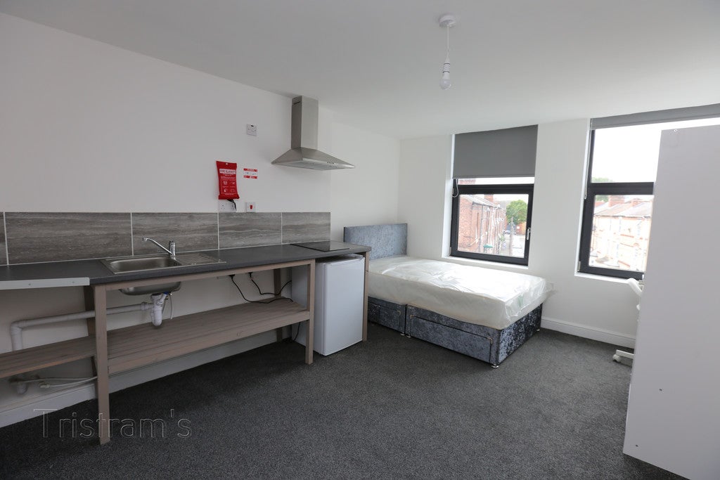 Flat Birkin Avenue in Nottingham