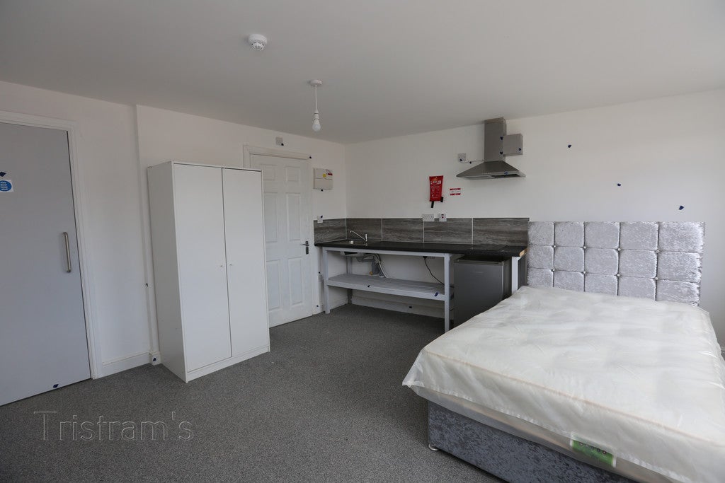 Flat Birkin Avenue in Nottingham