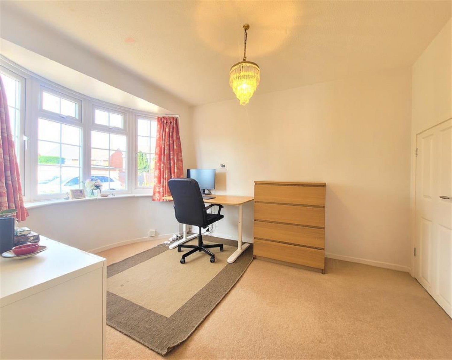 House Lenham Close in Winnersh