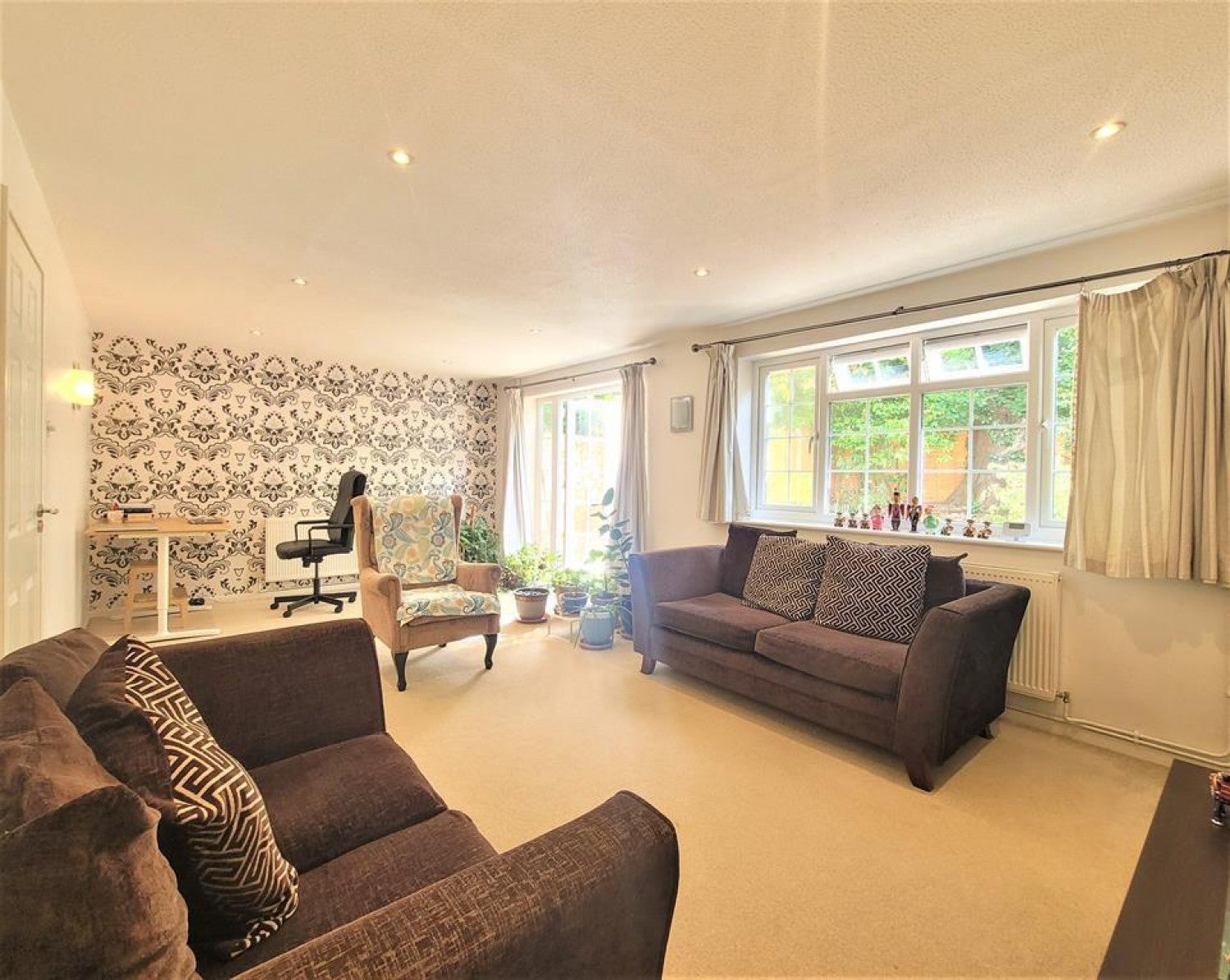 House Lenham Close in Winnersh