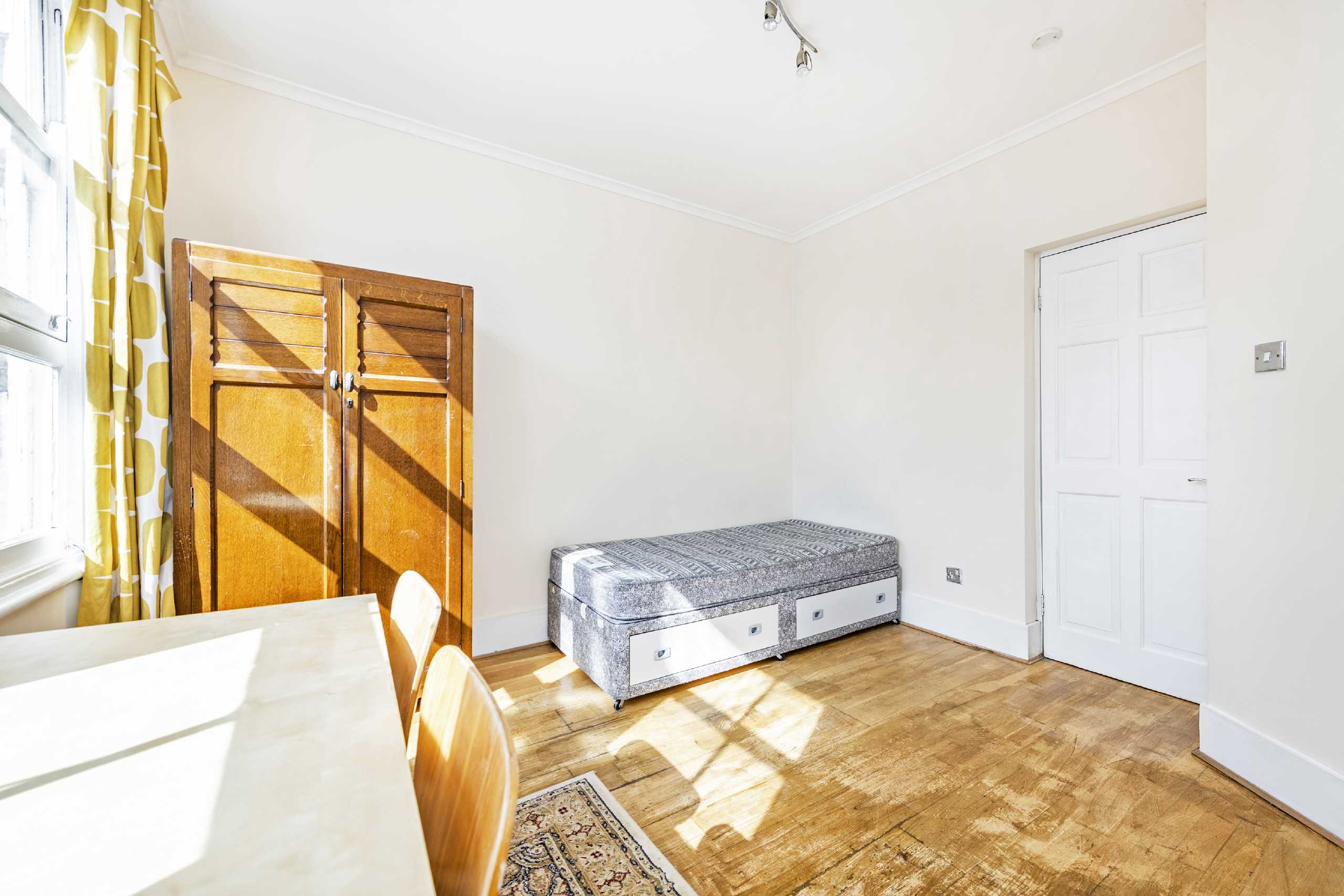 Flat Clerkenwell Road in Greater London