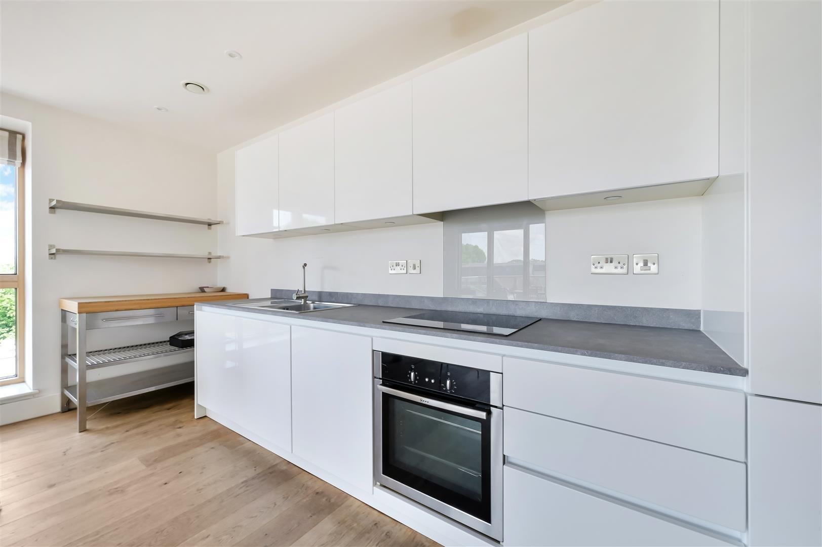 Flat Cavendish Road in Greater London