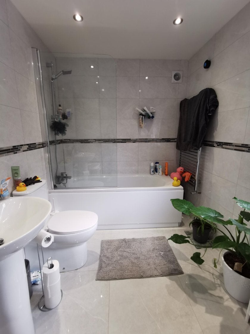 Flat Gwydr Crescent in Swansea