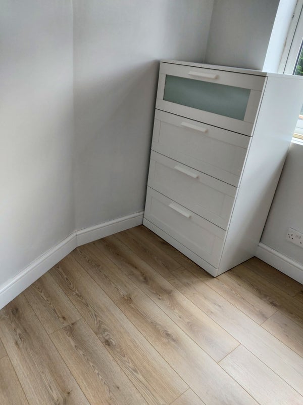 Room Hungerford Avenue in Slough