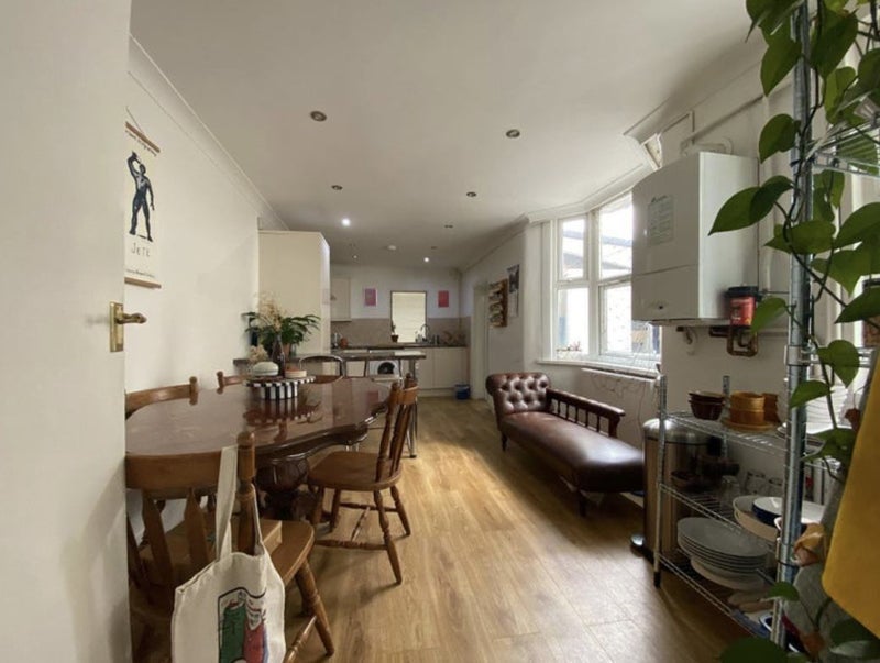 House Ashenden Road in Greater London