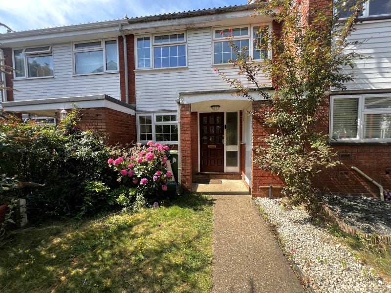 House Springfield Road in Borough of Spelthorne