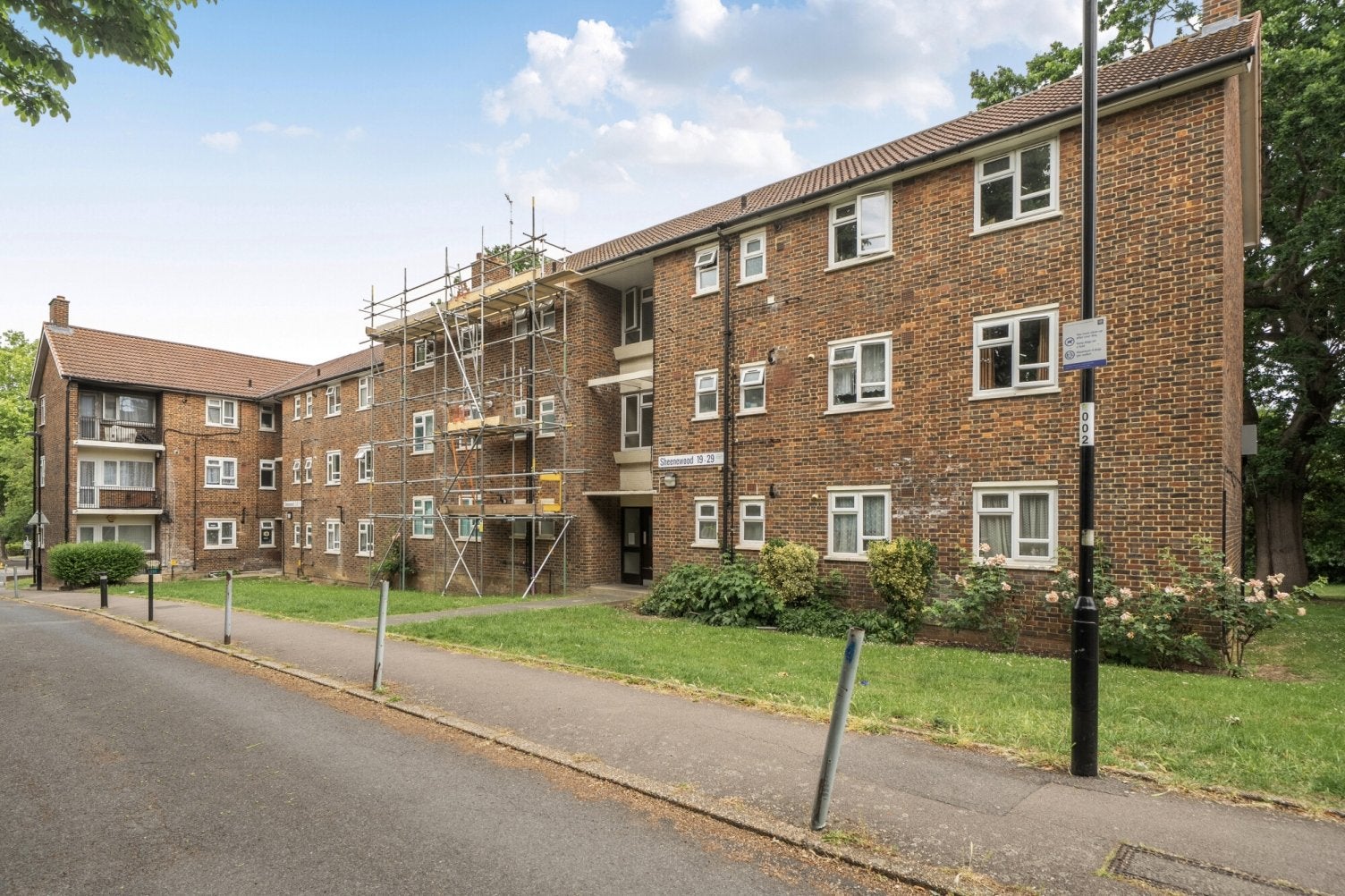 Flat Hall Drive in Greater London
