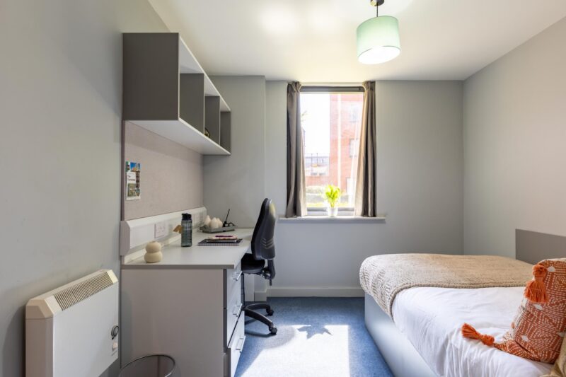 Room Bowran Street in Preston