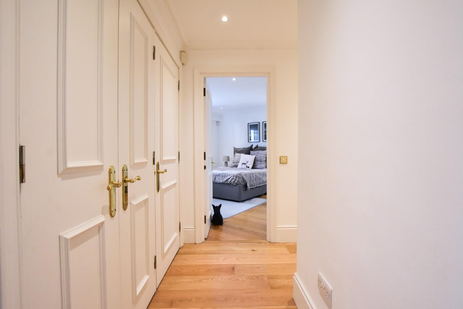 Flat Stanhope Gardens in Greater London