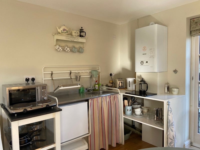 Flat Uffington Road in Greater London