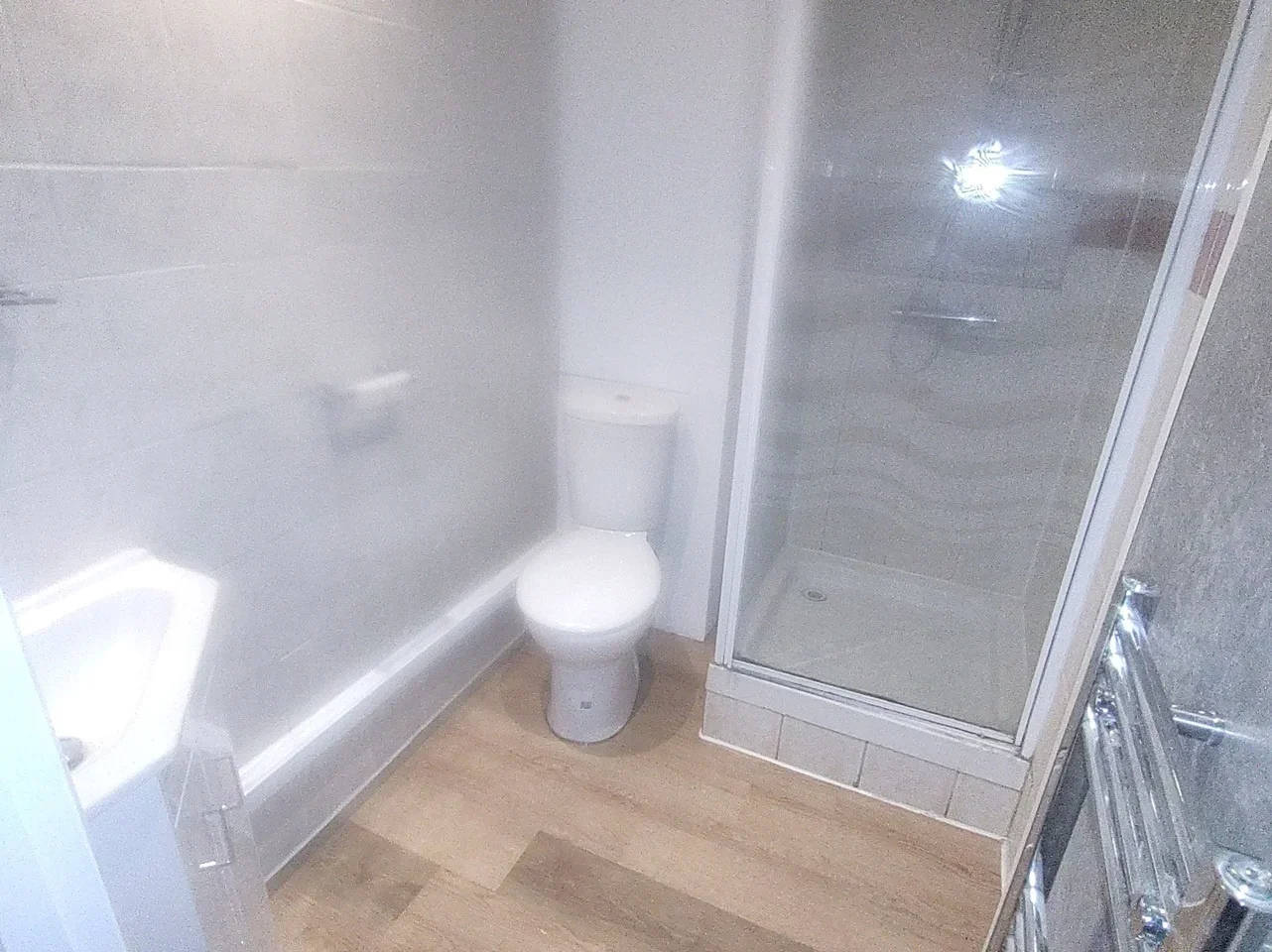 Flat Selborne Gardens in Greater London