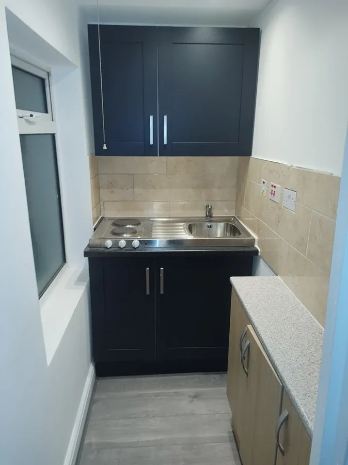 Flat Selborne Gardens in Greater London