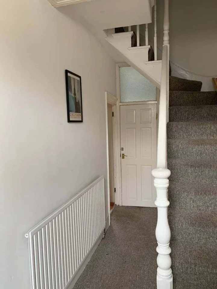 Room Carlyle Road in Greater London