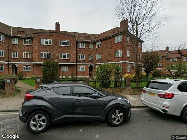 Room Empire Way in Greater London