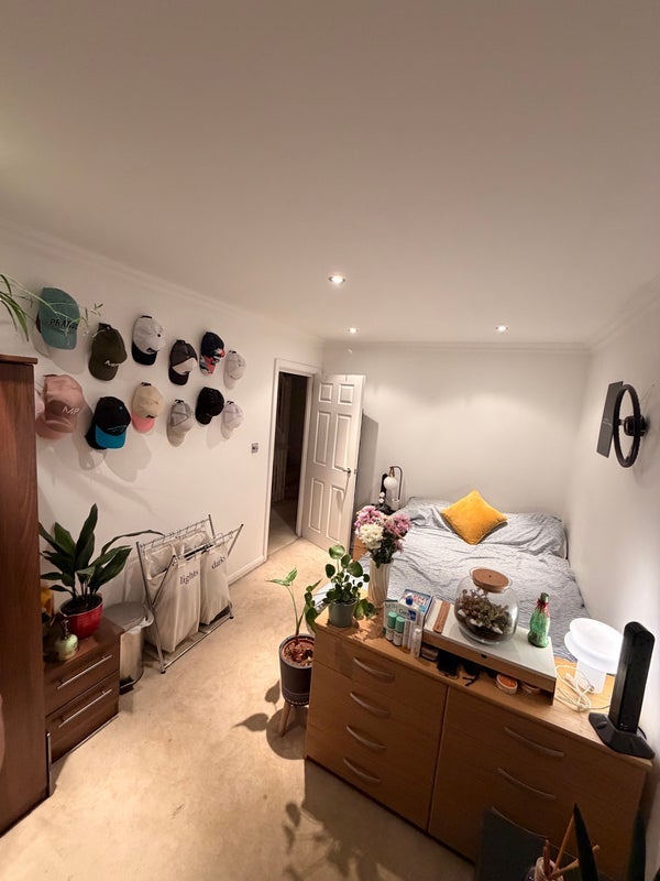 Room Glycena Road in Greater London